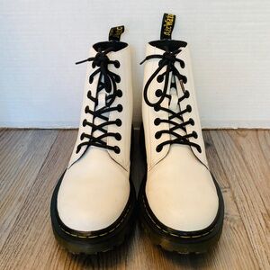 Dr. Martens Luana Womens White Leather Combat Boots, 11 / 43.